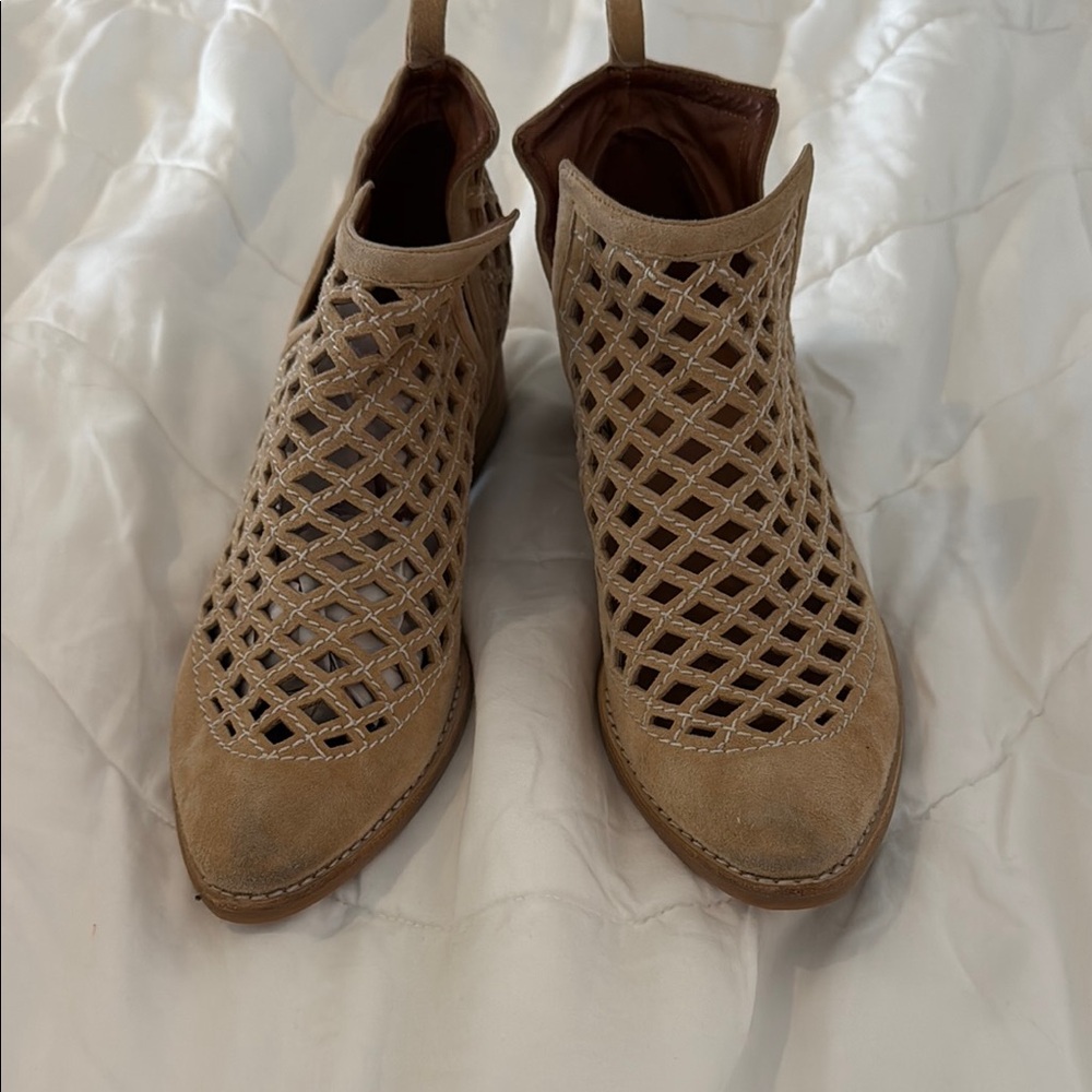 Jeffrey Campbell Women's Tan Cutout Ankle Boots